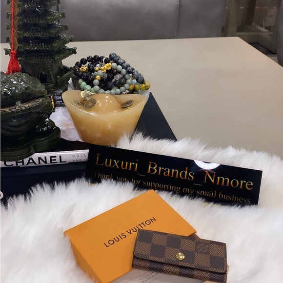 LOUIS VUITTON KEY HOLDER - Picture 3 of 11